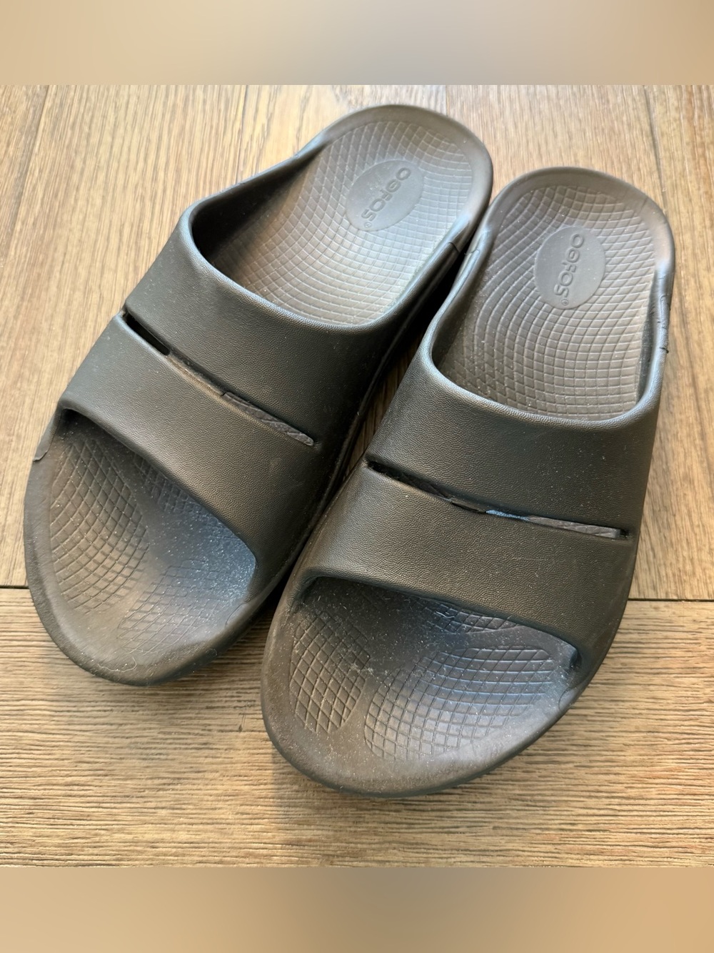 OOFOS Men's Black Recovery Slide Sandals